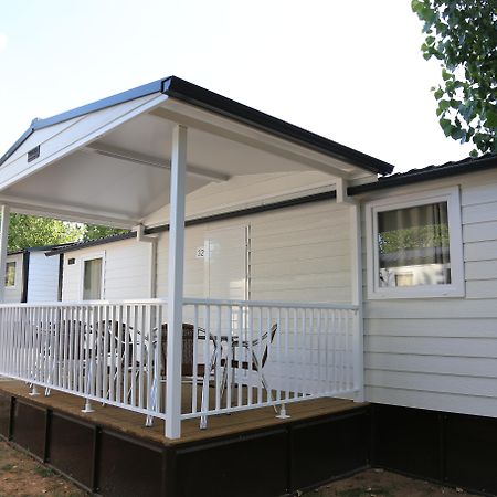 Bungalows Y Mobil Homes Camping Regio Santa Marta de Tormes Exterior photo
