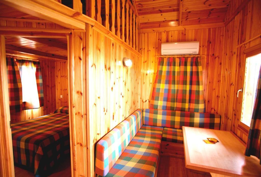 Bungalows Y Mobil Homes Camping Regio Santa Marta de Tormes Room photo