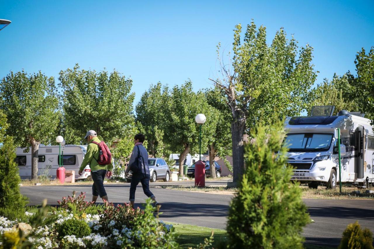 Bungalows Y Mobil Homes Camping Regio Santa Marta de Tormes Exterior photo